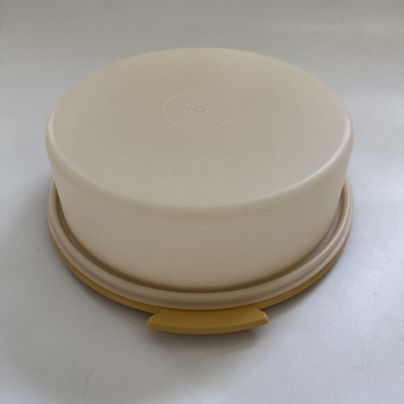 Vintage Tupperware Cake Pie Cupcake Holder Harvest Gold Food Storage - Picture 3 of 8